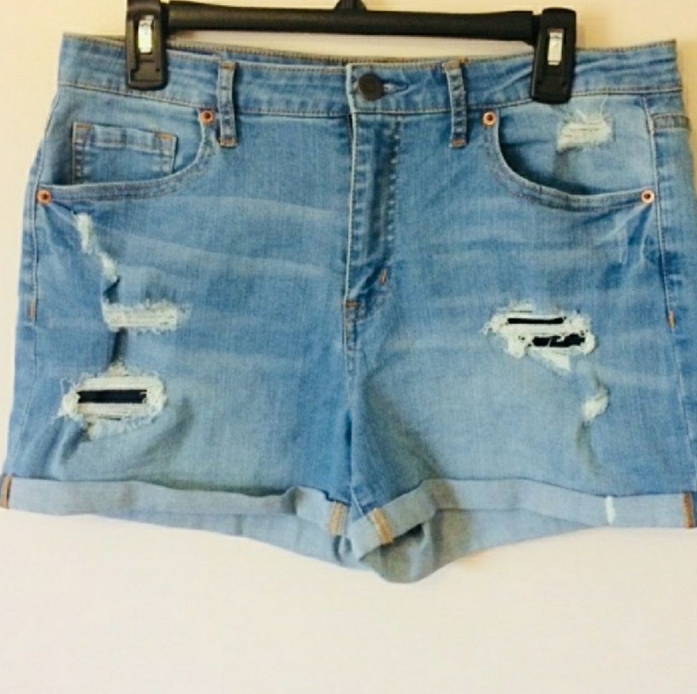 3 for 20$ Aeropostale high waisted midi shorts